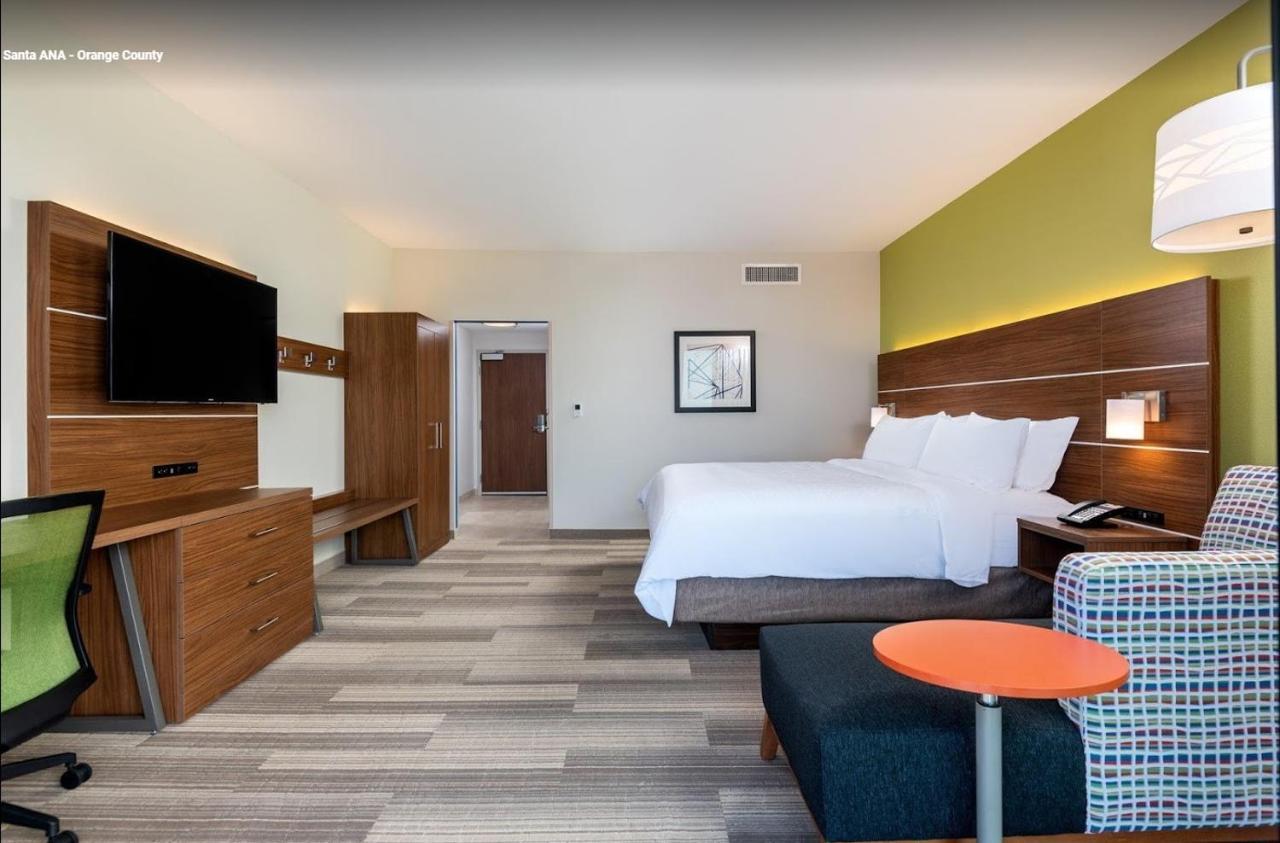 Holiday Inn Express & Suites Santa Ana - Orange County By Ihg Exteriör bild