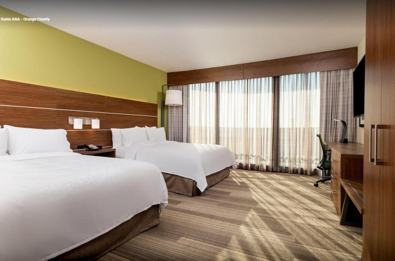 Holiday Inn Express & Suites Santa Ana - Orange County By Ihg Exteriör bild